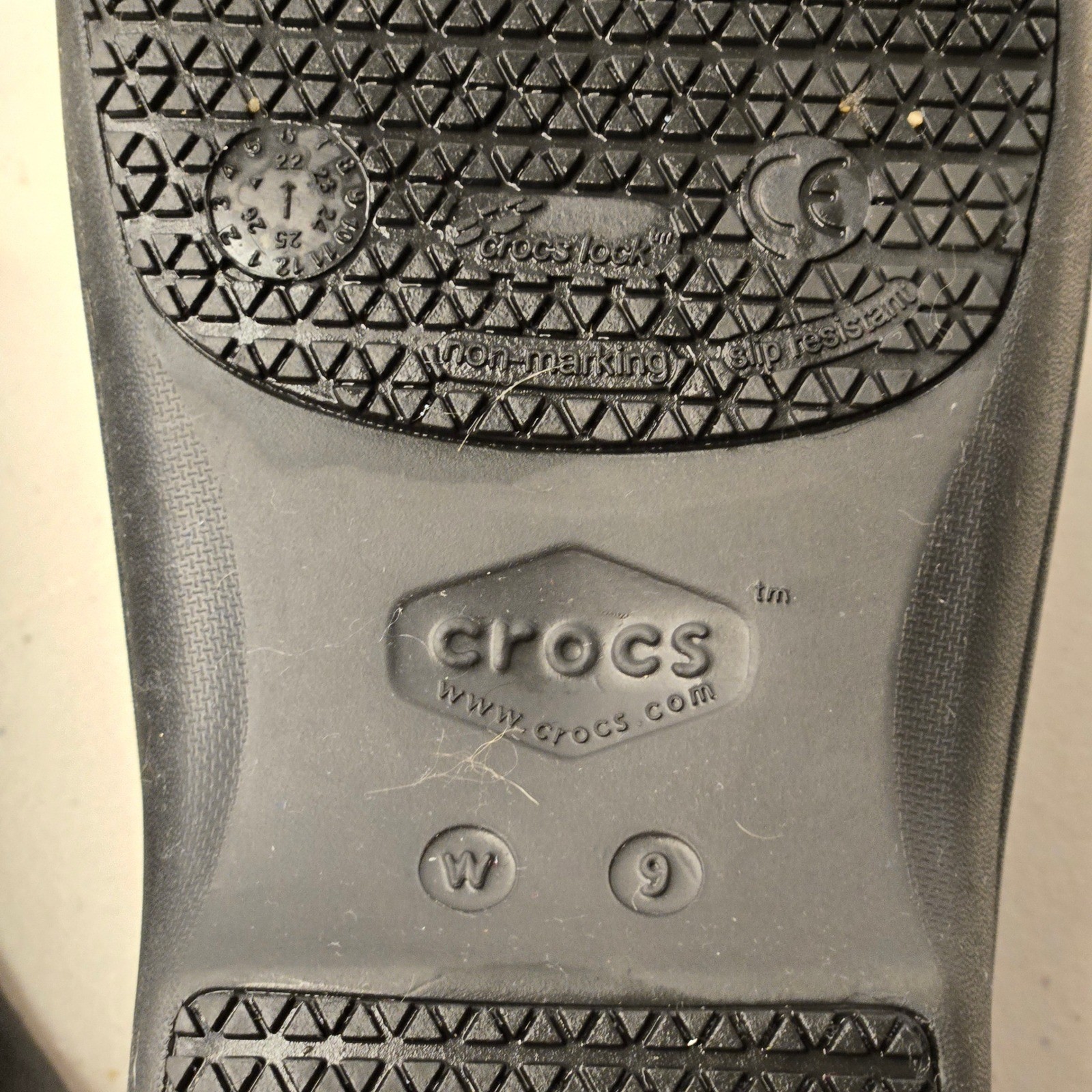 Crocs Neria Pro II Work Clogs Womens 9 Black Leopard Slip Resistant Nursing Shoe