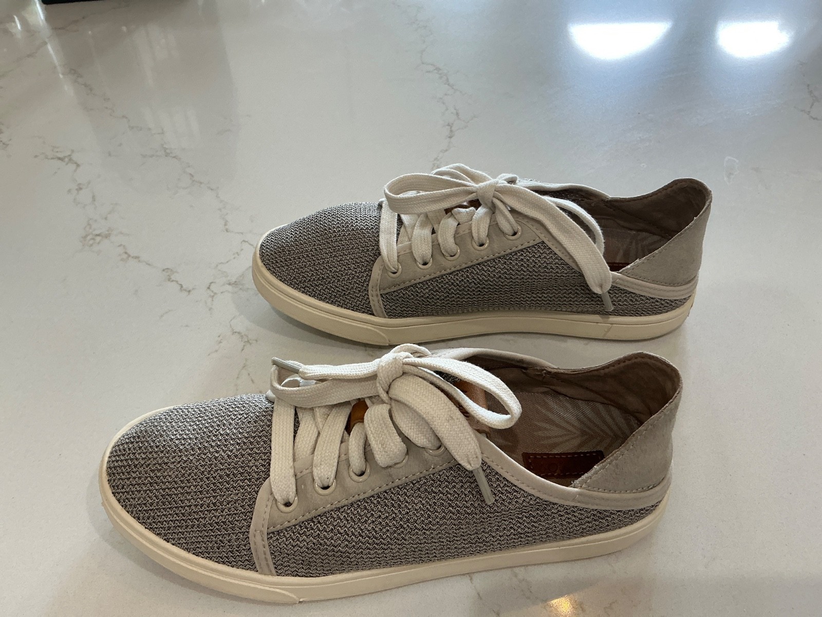 OluKai Women’s Size 7 Taupe Pehuea Li Sneaker Mesh Summer Beachy Slip On