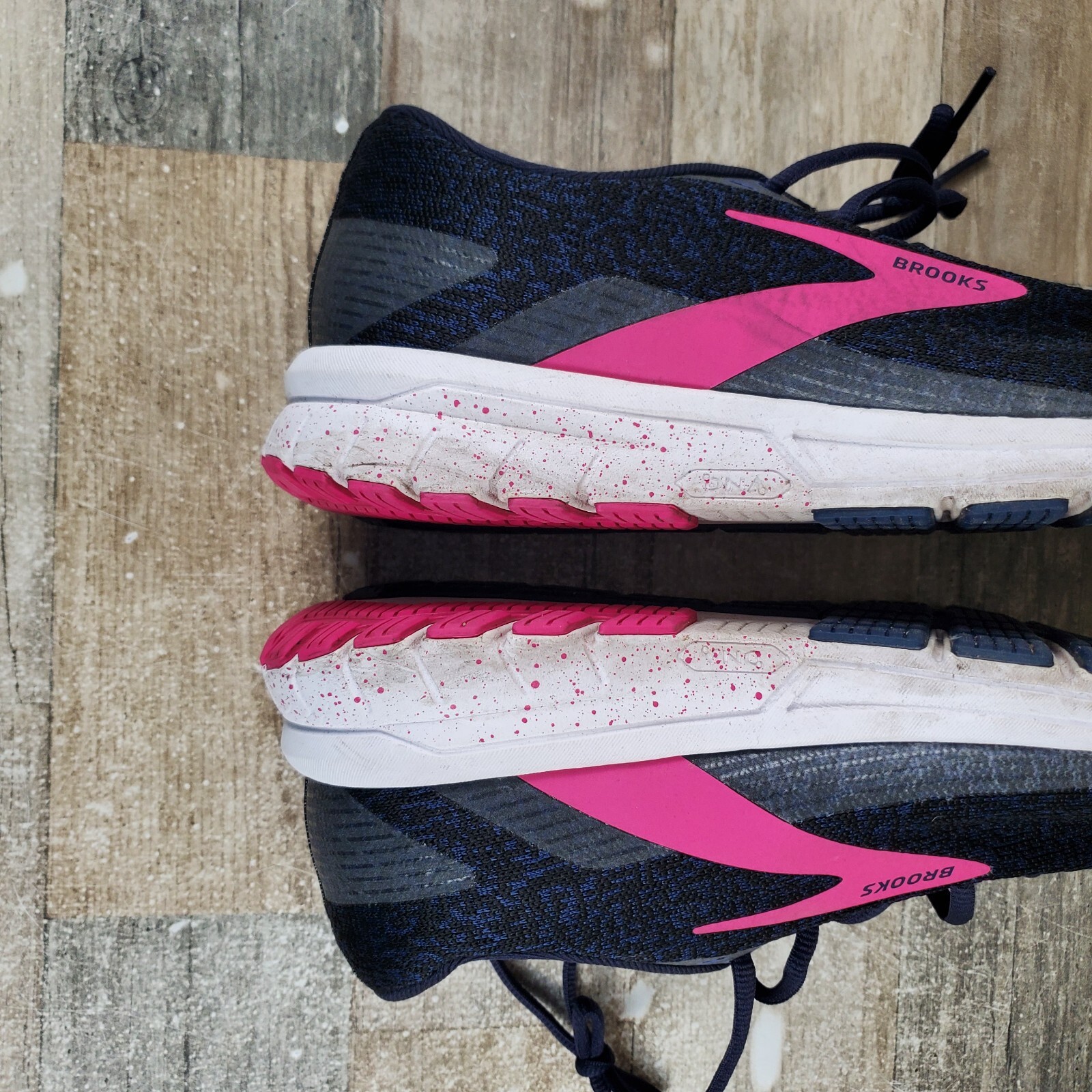 Brooks Signal 3 Womens Shoes Sz 11 B Running Athletic Dark Blue Pink Sneakers