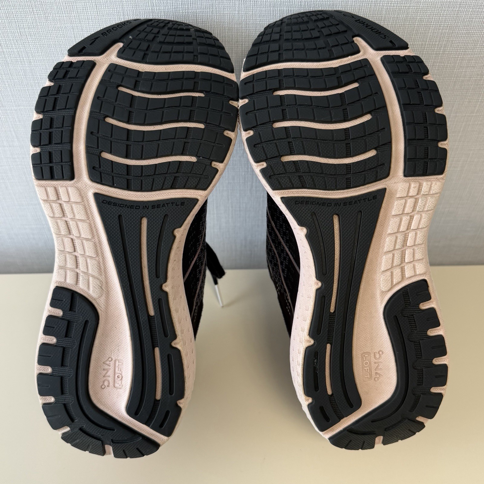 Brooks Glycerin GTS 19 Running Shoes Women’s 8.5 B Cushioned Trainer Black Pink