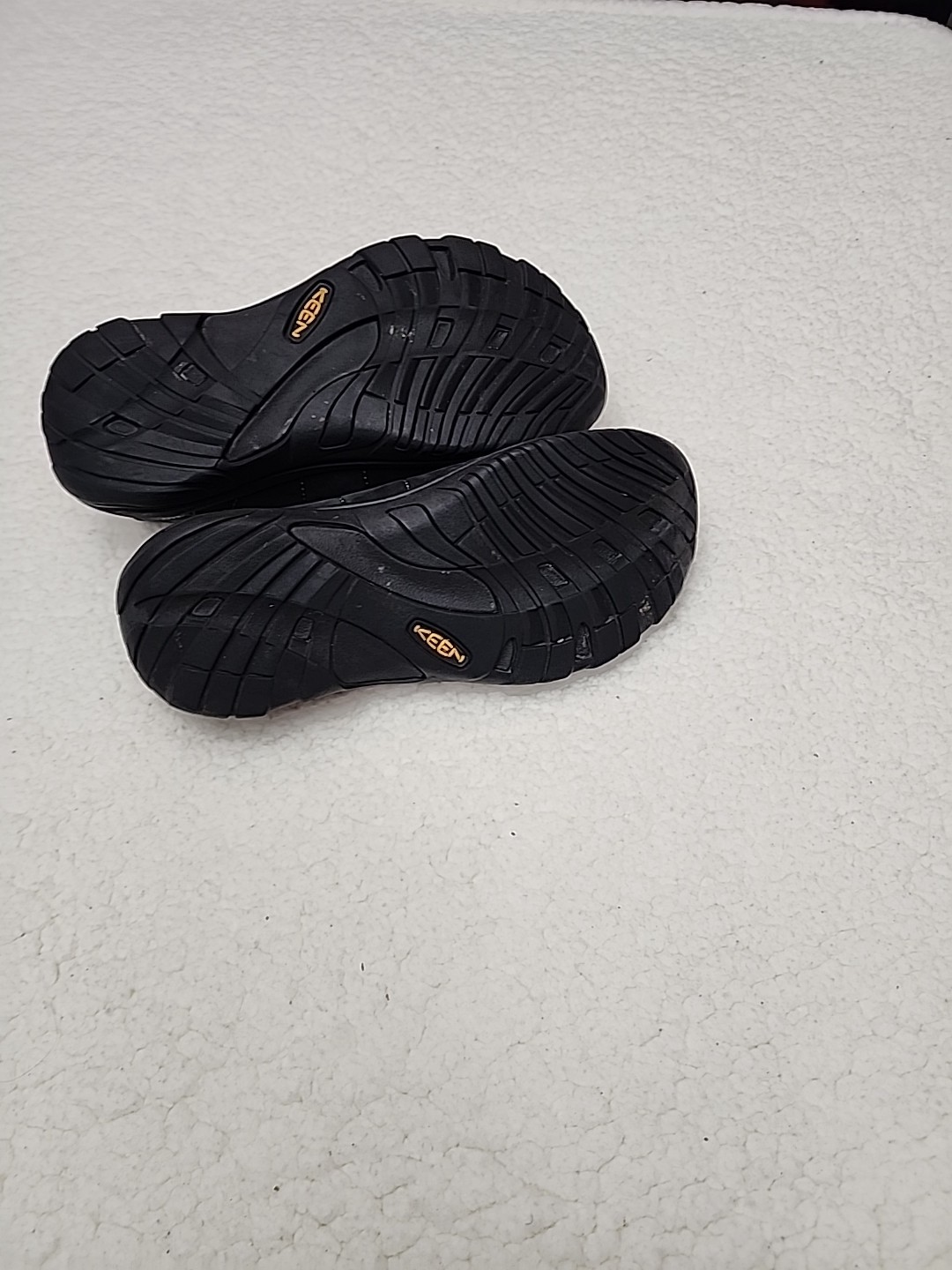 Keen Black Sneakers Size 9 1/2 India 010515