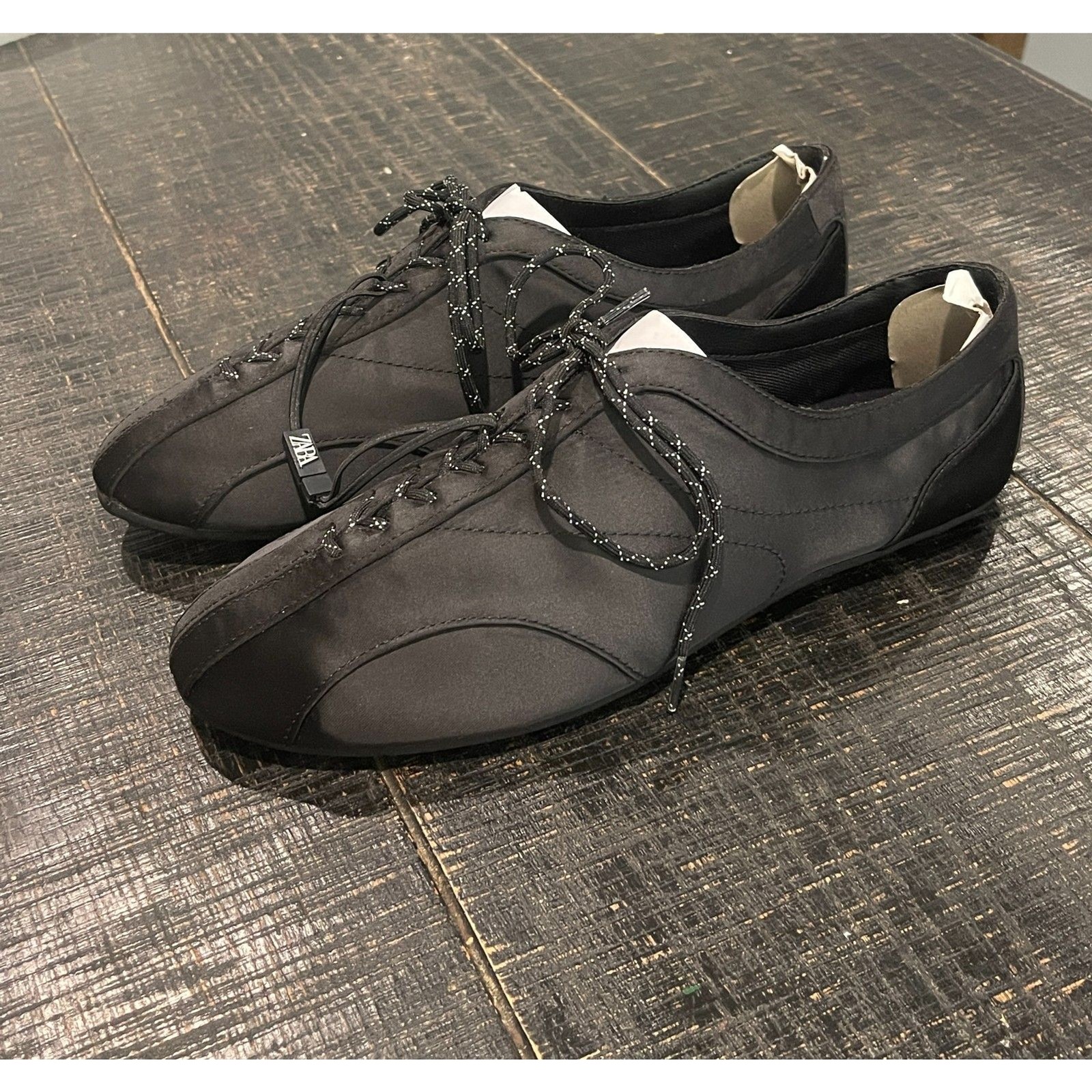 ZARA Sporty Lace-up Ballet Flats