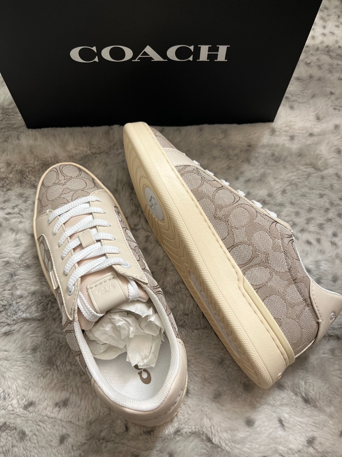Coach Lowline Luxe Signature Jacquard Low Top Sneaker MSRP$155 CHIC & STYLISH