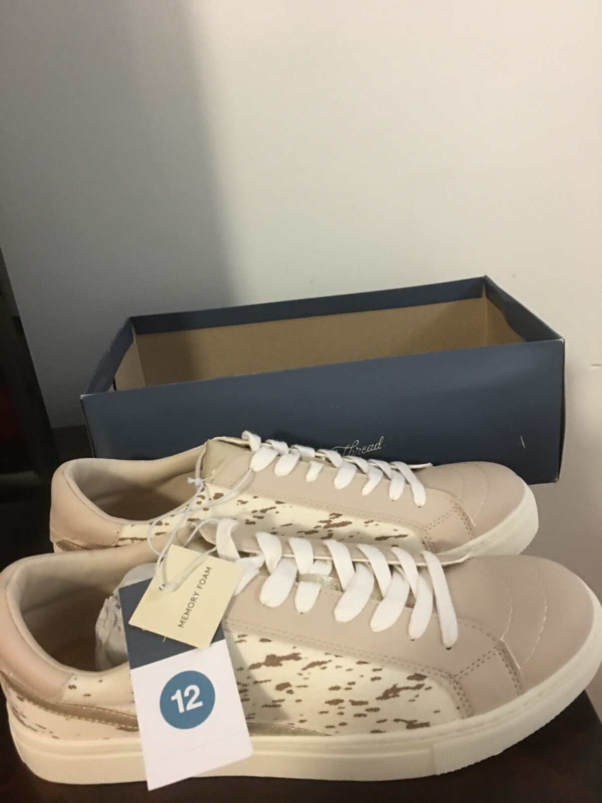 BRAND NEW WOMEN’S SIZE 12 UNIVERSAL THREAD GOLD BRITTIN SNEAKERS (NEW IN BOX)