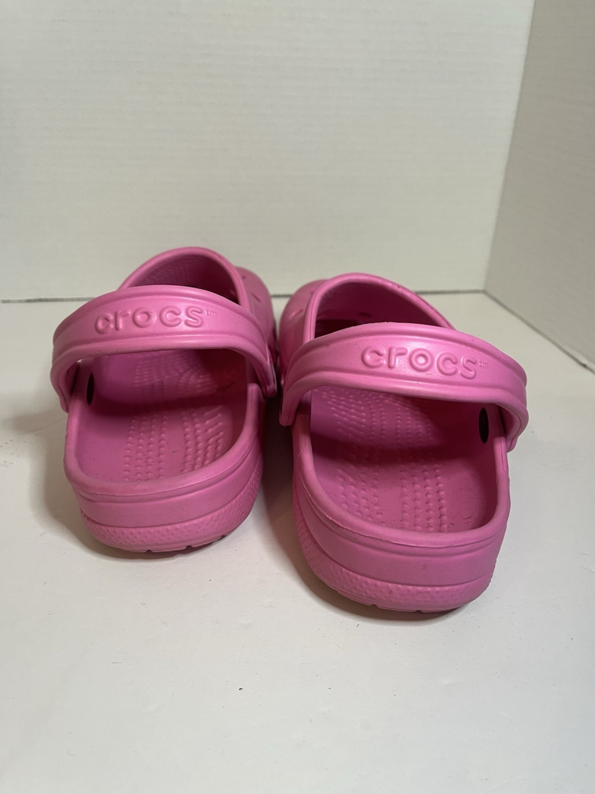 Crocs Baya Clogs Electric Pink Unisex M7 W9 Slip On Shoes EUC