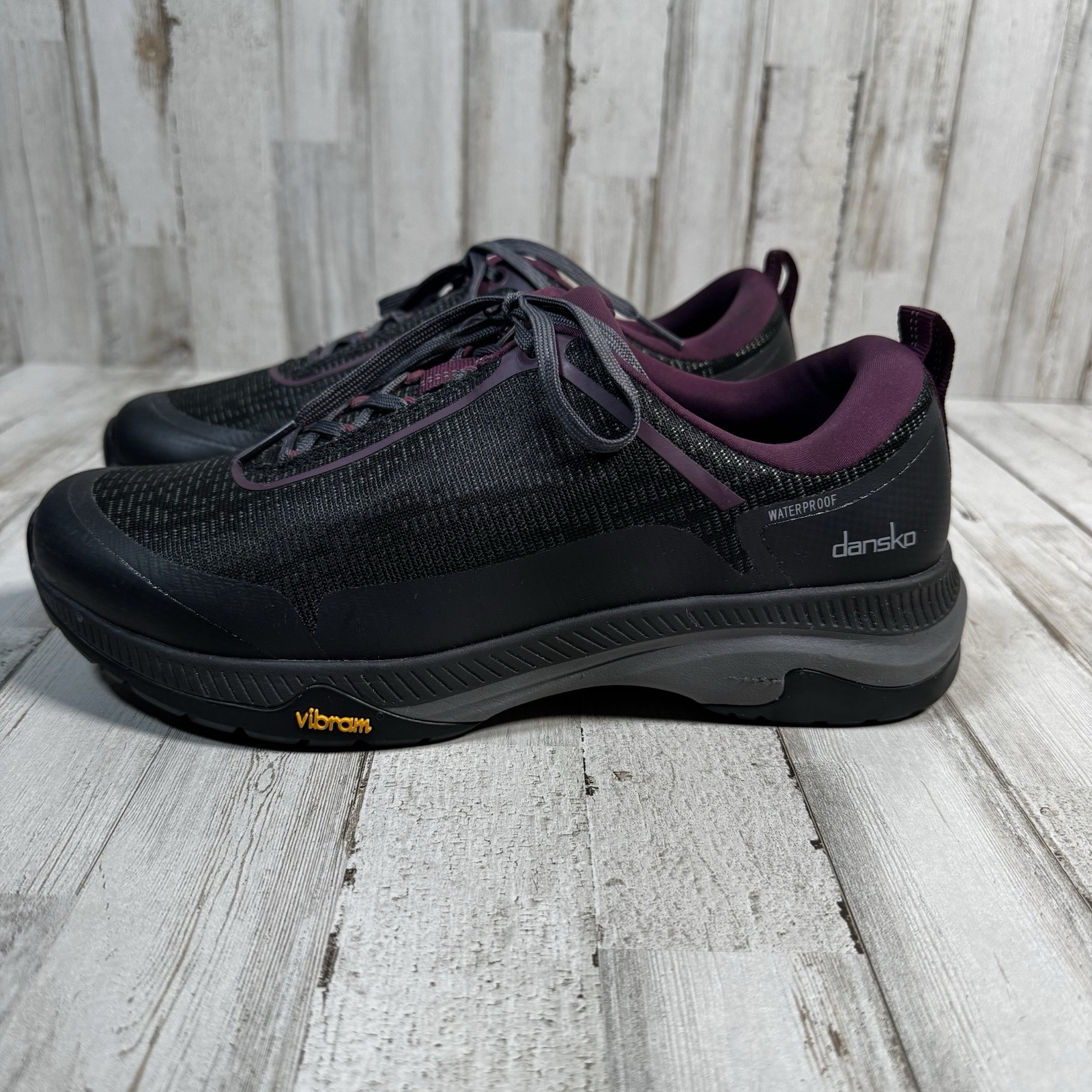 Dansko Womens Makayla Waterproof Hiking Sneakers Shoes Size 39 Black Purple