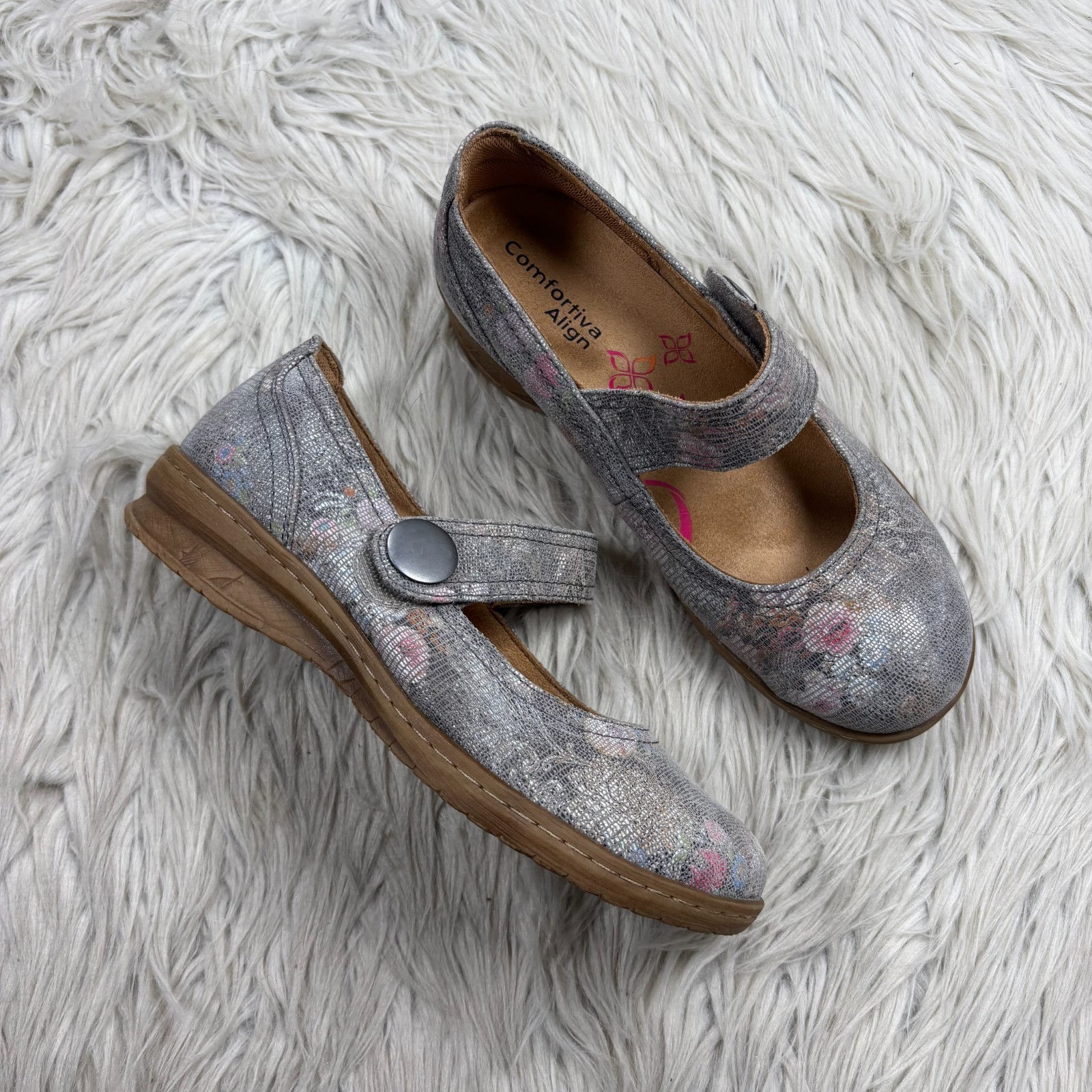 Comfortiva Align Women’s 7 W WIDE Fabry Mary Jane Shoes Textured Floral Gray