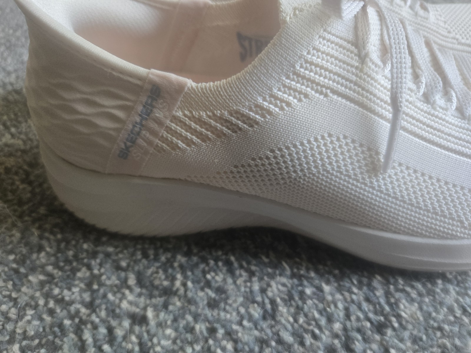 Skechers Hands Free Slip-Ins Women’s Size 7.5 Wide Fit Memory Foam NEW