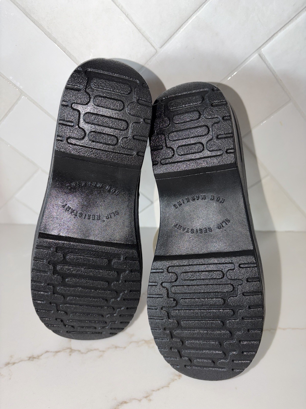 Easy Works by Easy Street Lyndee Cat Slip Resistant Nurse Work Shoes clogs 8.5