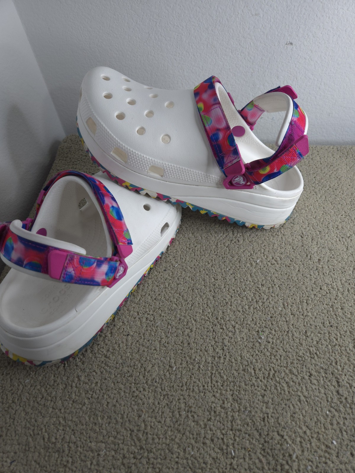 Crocs Classic Hiker Mens 8 Womens 10 White Pink Slip On Clog Shoes