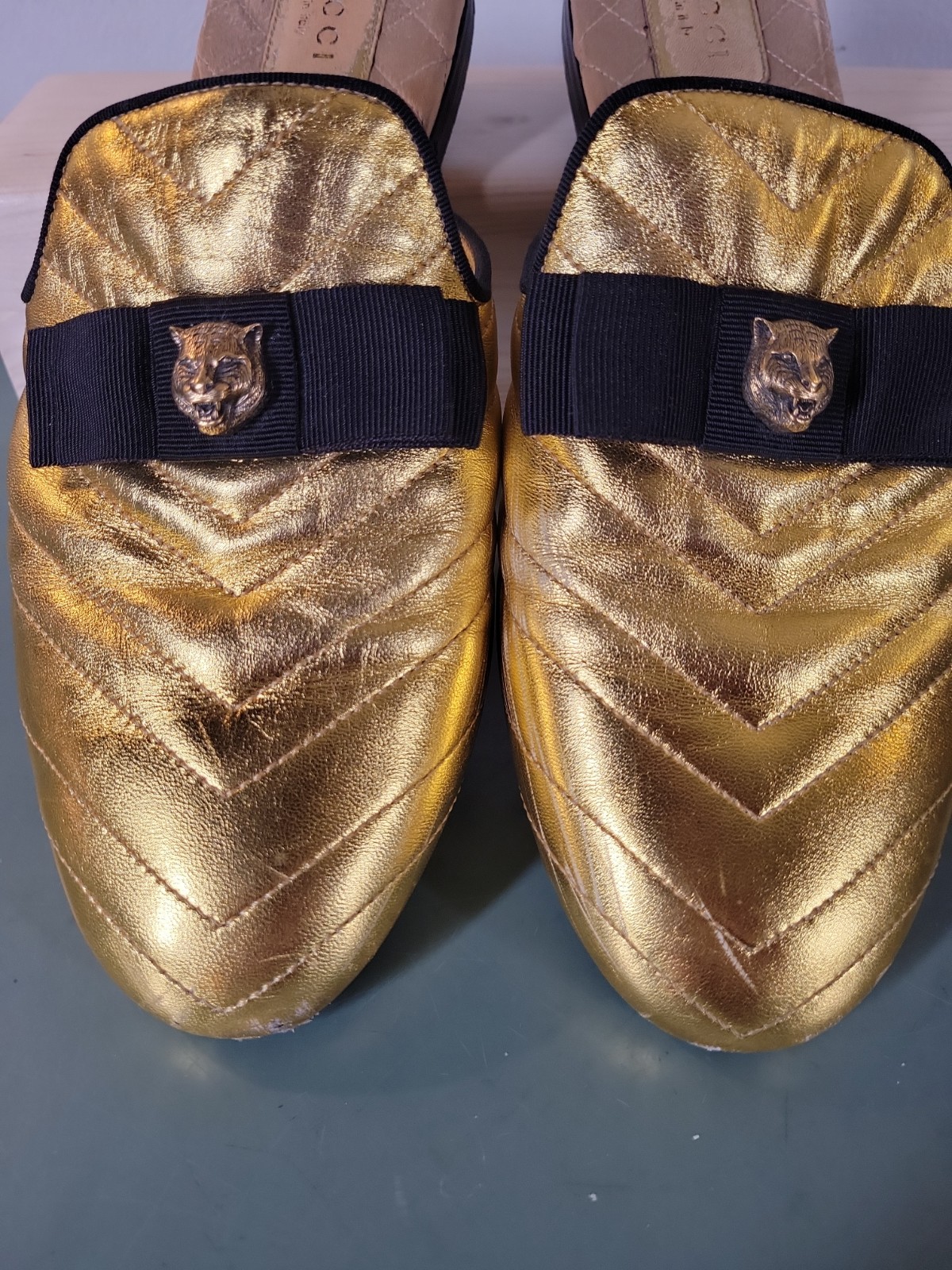 Gucci Gold Quilted Leather Metallic Mules With Tiger Head And Bow Sz EU 39