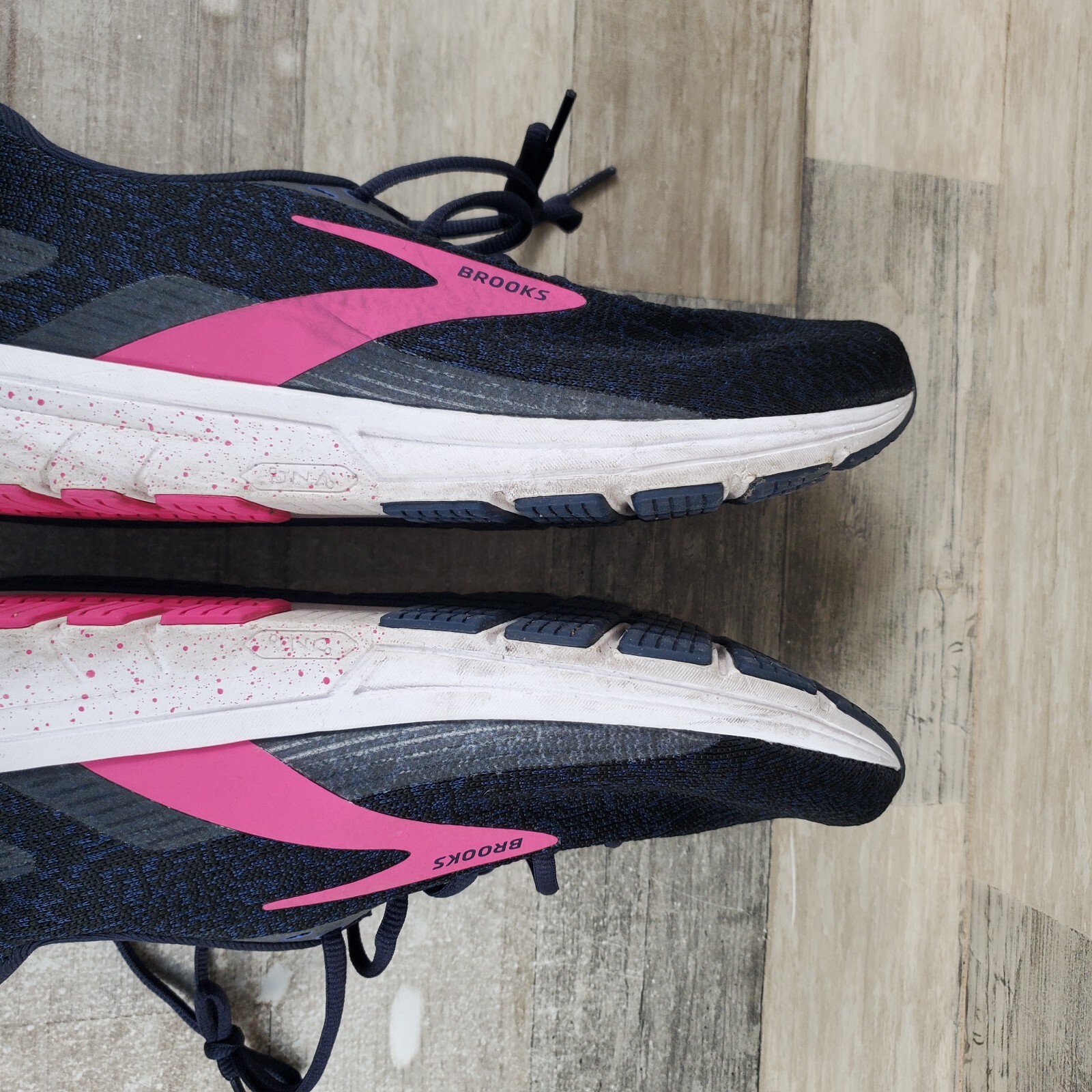 Brooks Signal 3 Womens Shoes Sz 11 B Running Athletic Dark Blue Pink Sneakers