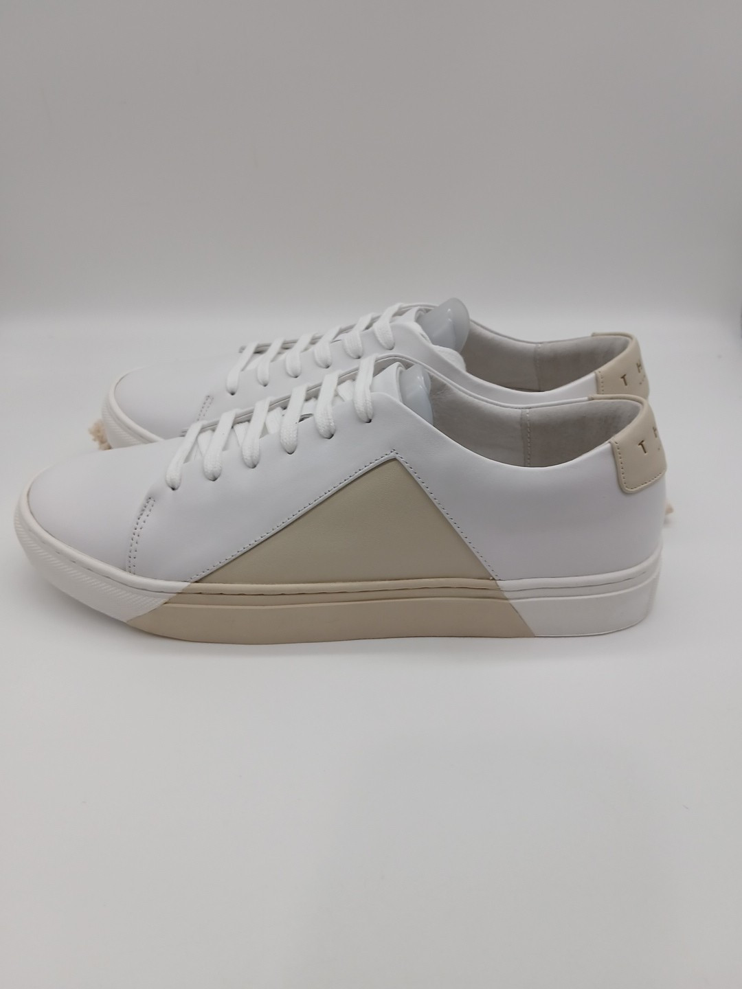 THEY NEW YORK triangle low nappa white/beige leather shoes unisex size 5