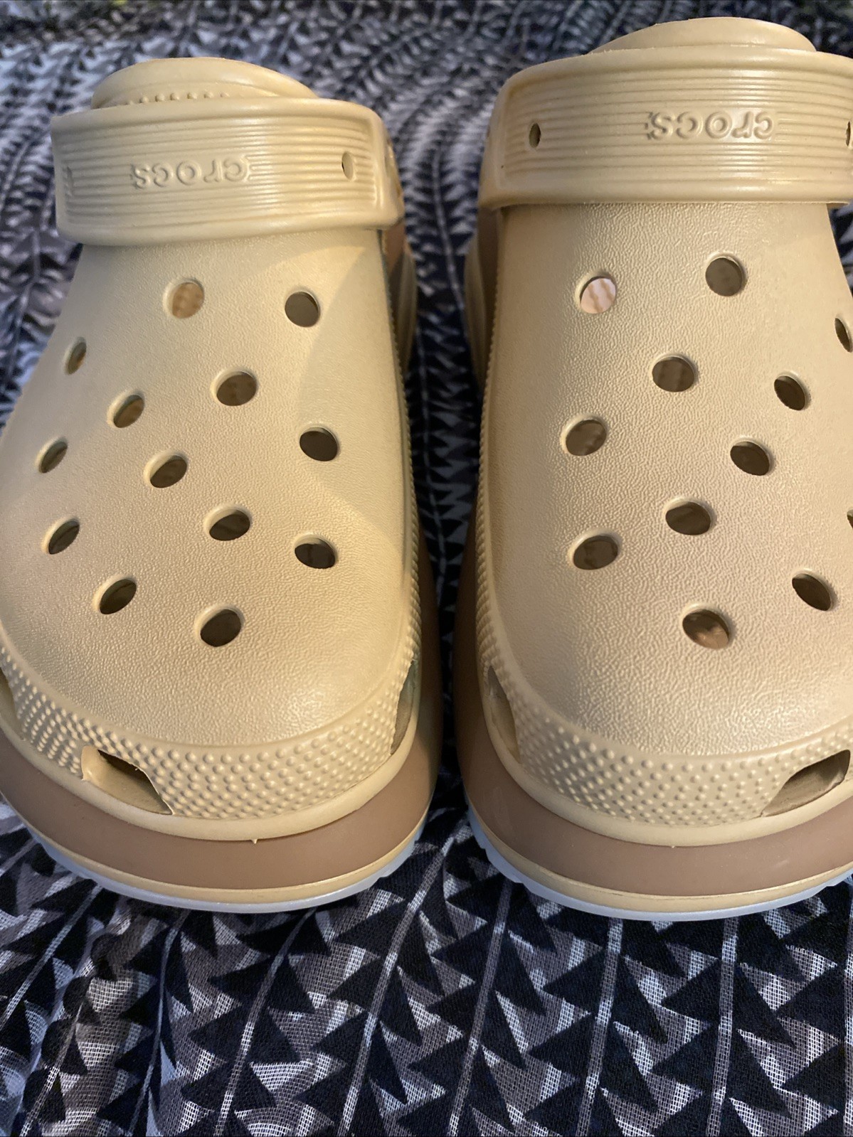 Crocs Mega Crush Matte Clogs Wheat EC Size M5 W7