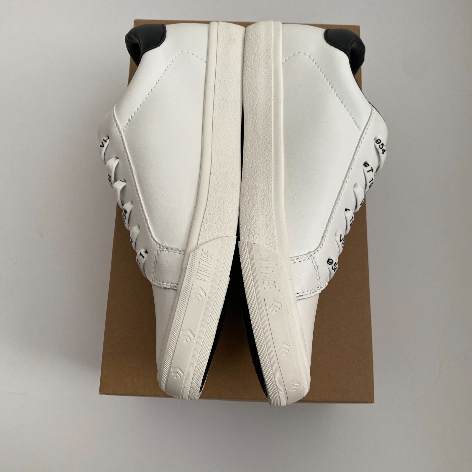 NWT Vintage Havana Women’s Mighty Metallic Mix Leather White Sneakers Sze 8 Fall
