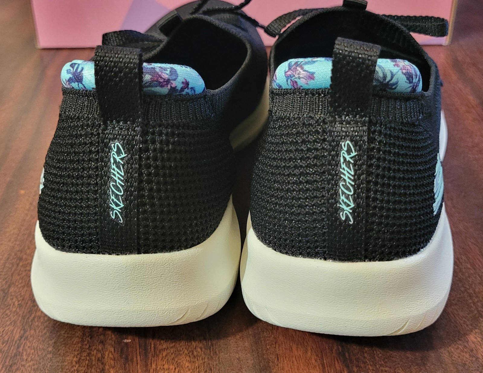 Skechers Women’s 9W Slip-on Faux Tie Flourishing Views-Black