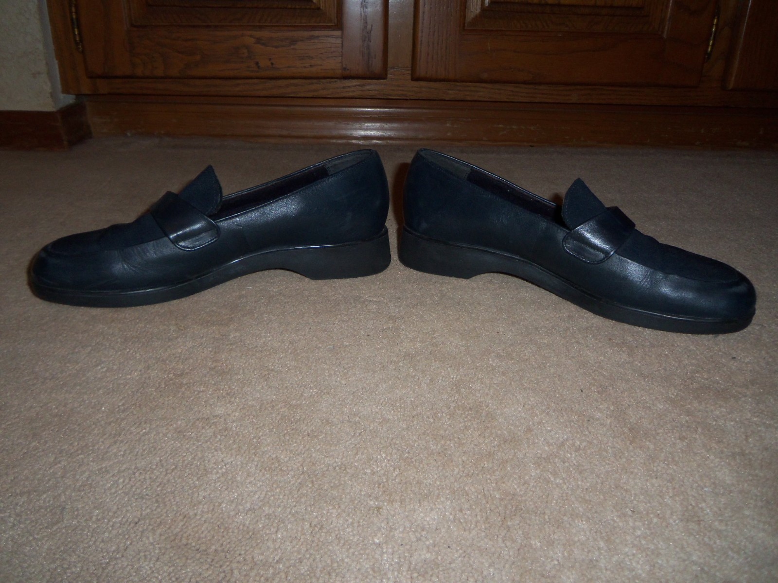 MUNRO AMERICAN PROPER SIZE PERFECT FIT LEATHER & CLOTH BLACK SLIP ON SHOES 5M