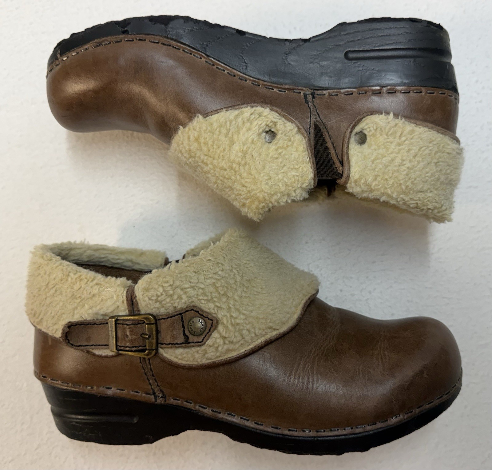 Sanita Danish Clogs Brown Leather Shearling Lined Buckle Comfort Sz 37/6.5 US