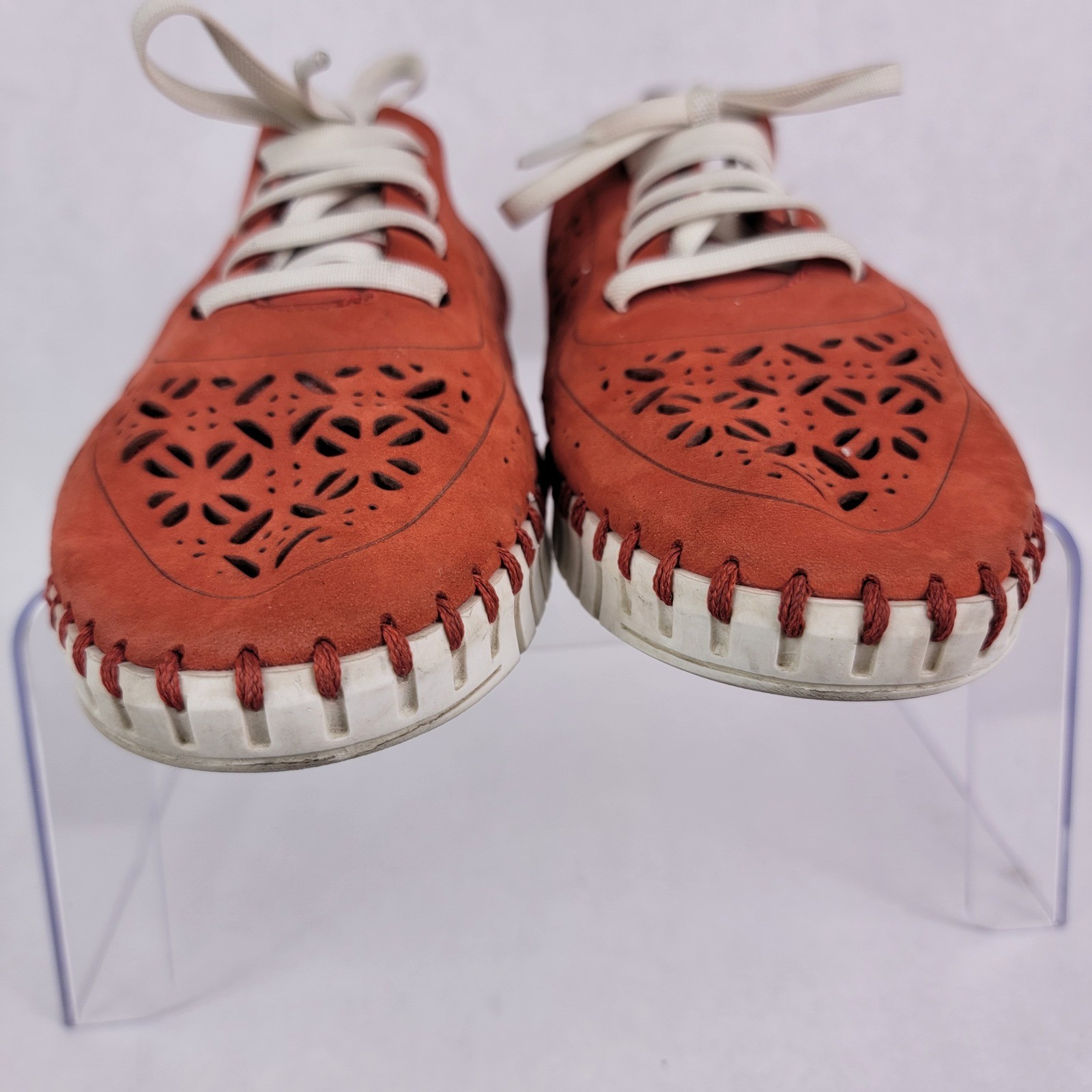 Eric Michael Laser Cut Suede Lace Up Nubuck Sneakers Womens 6.5-7 Casual Preppy