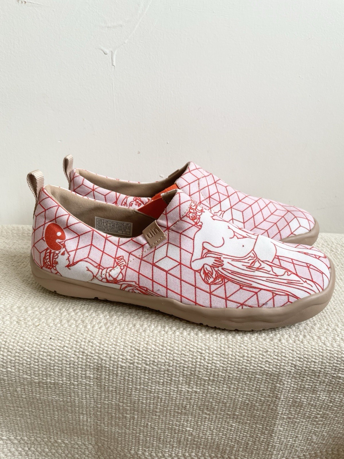 Women Size 8.5 UIN Slip On Shoes Canvas Comfortable Loafers “Venus de Milo”