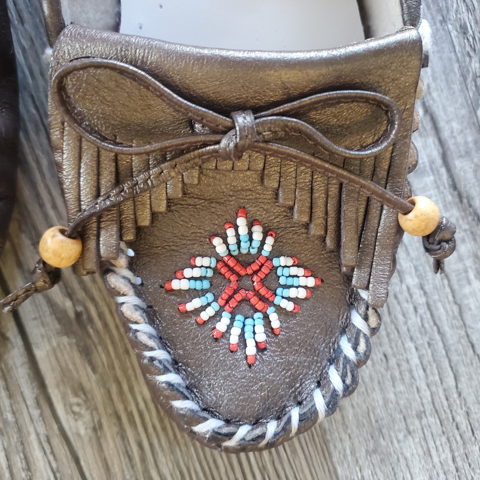 VTG Comfort Case Brown Leather Beaded Moccasin Shoes Womens 9 Southwestern