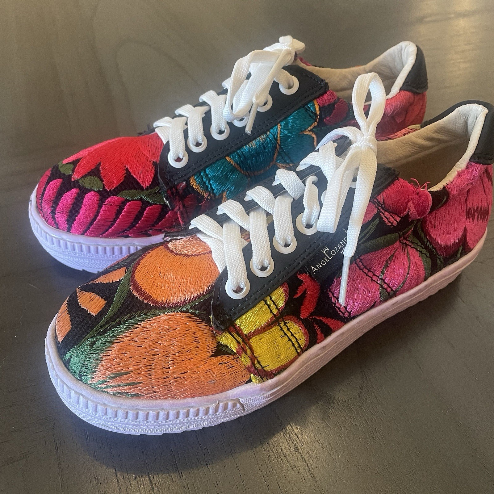 Women’s Angelozano Mexico Floral Embroidered Shoes Sneakers Artsy Funky Sz 22/6