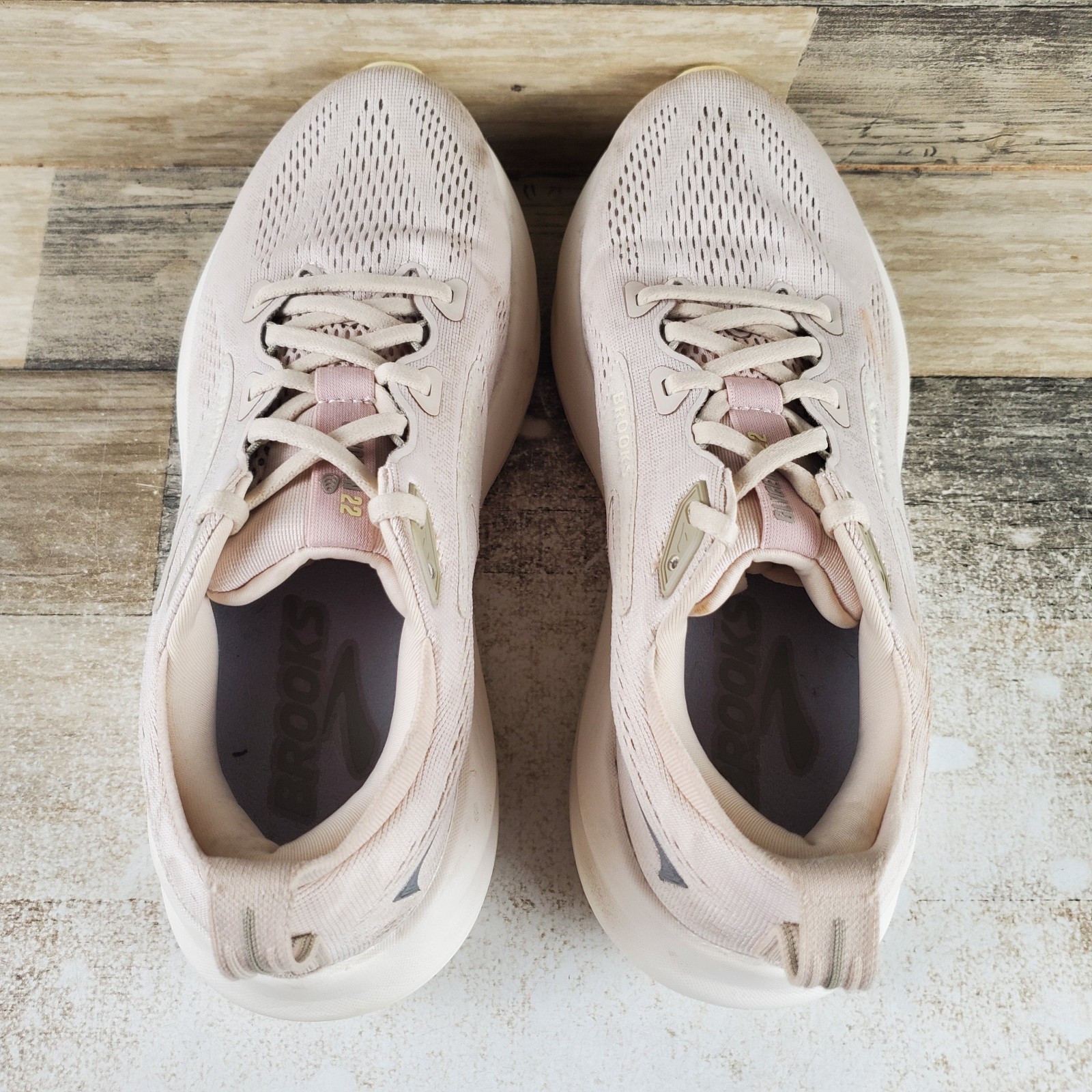 Brooks Glycerin 22 Womens Running Shoes Sz 9 B Almond Peach London Fog Sneakers