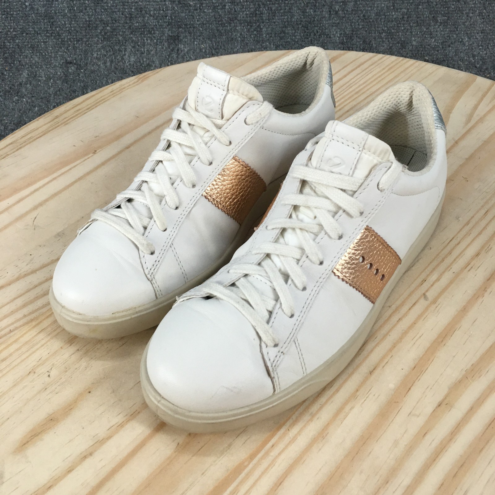 ECCO Street Lite Shoes Womens 8-8.5 Lace Up Retro Style Sneakers White Leather