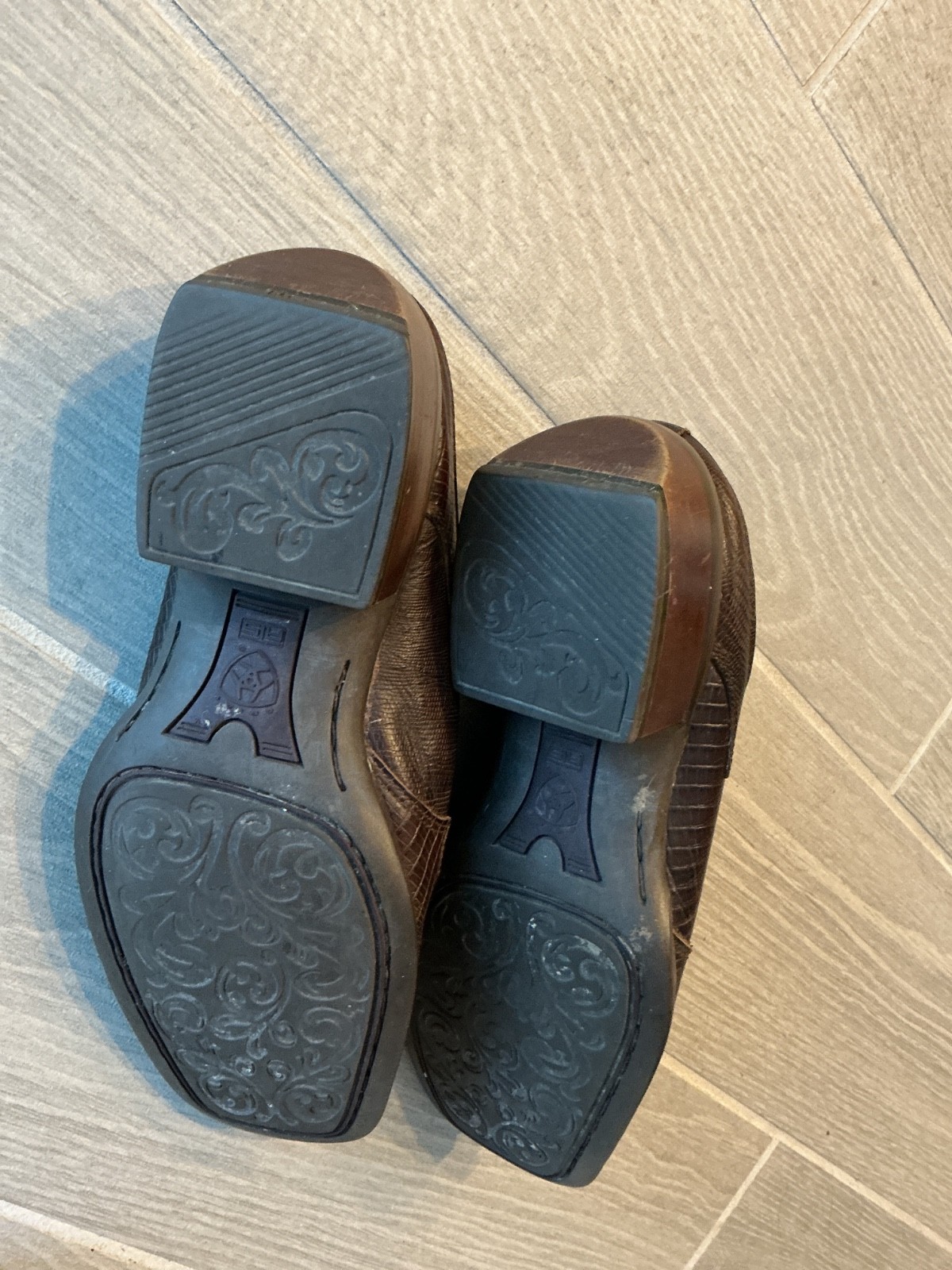 Ariat Tabitha Brown Leather Slide On Mules Women’s Sz 8.5B 53442