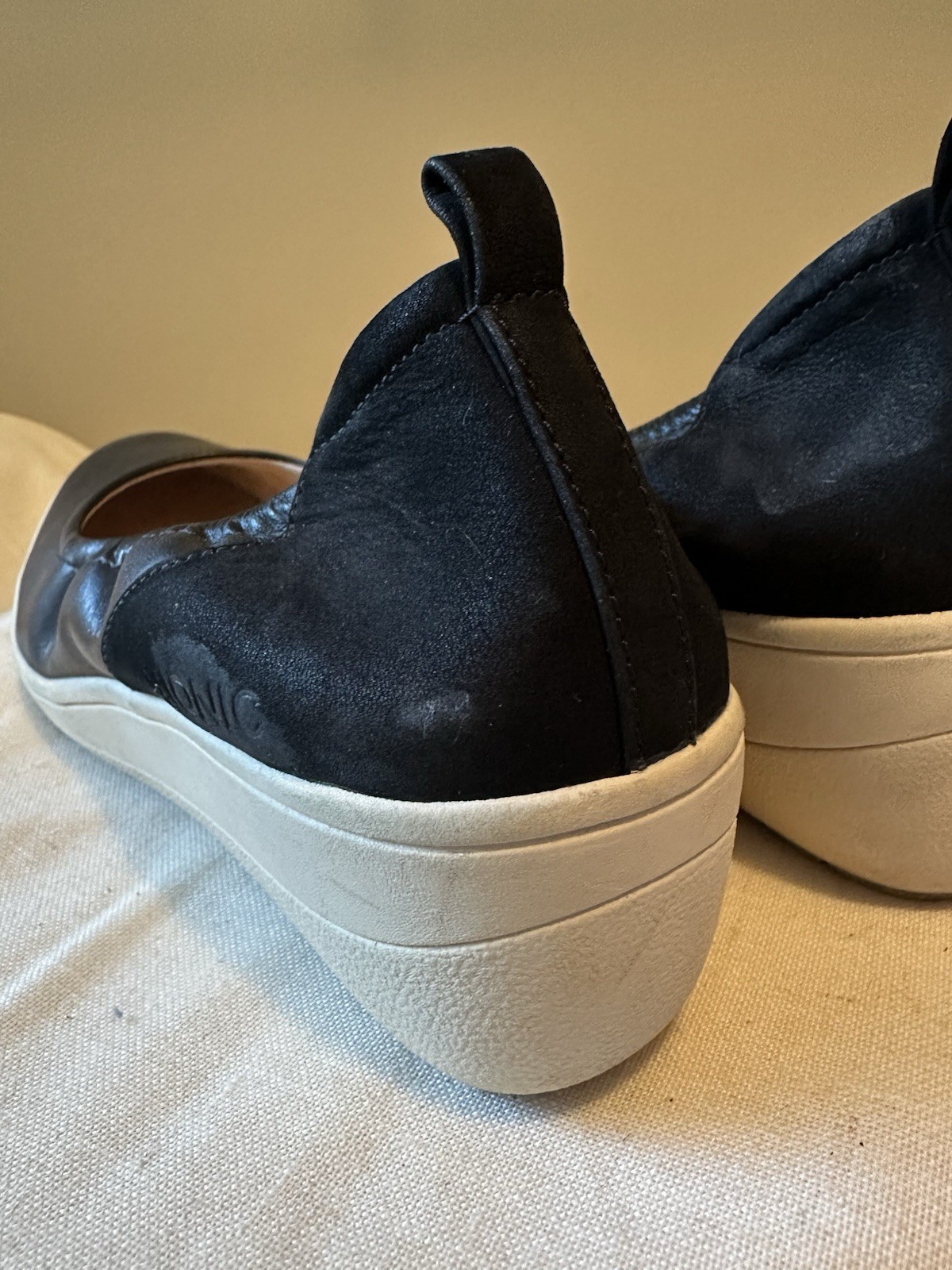Vionic Jacey Women’s Black Leather Suede Slip-On Comfort Capsule Wedge Flats 9