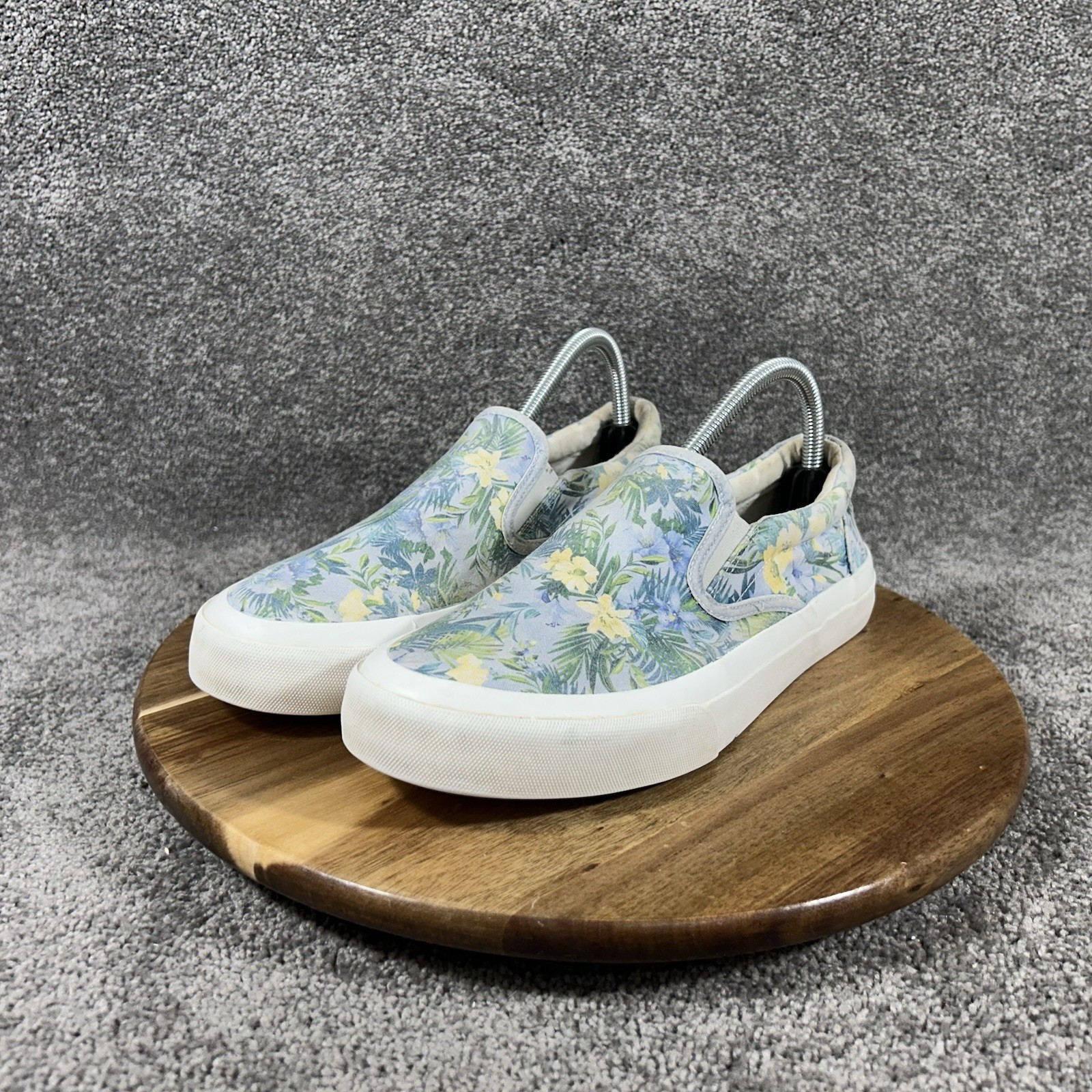 Tommy Bahama Ferris Women’s Sz 9.5 Light Blue Floral Tropical Slip On Shoes Used