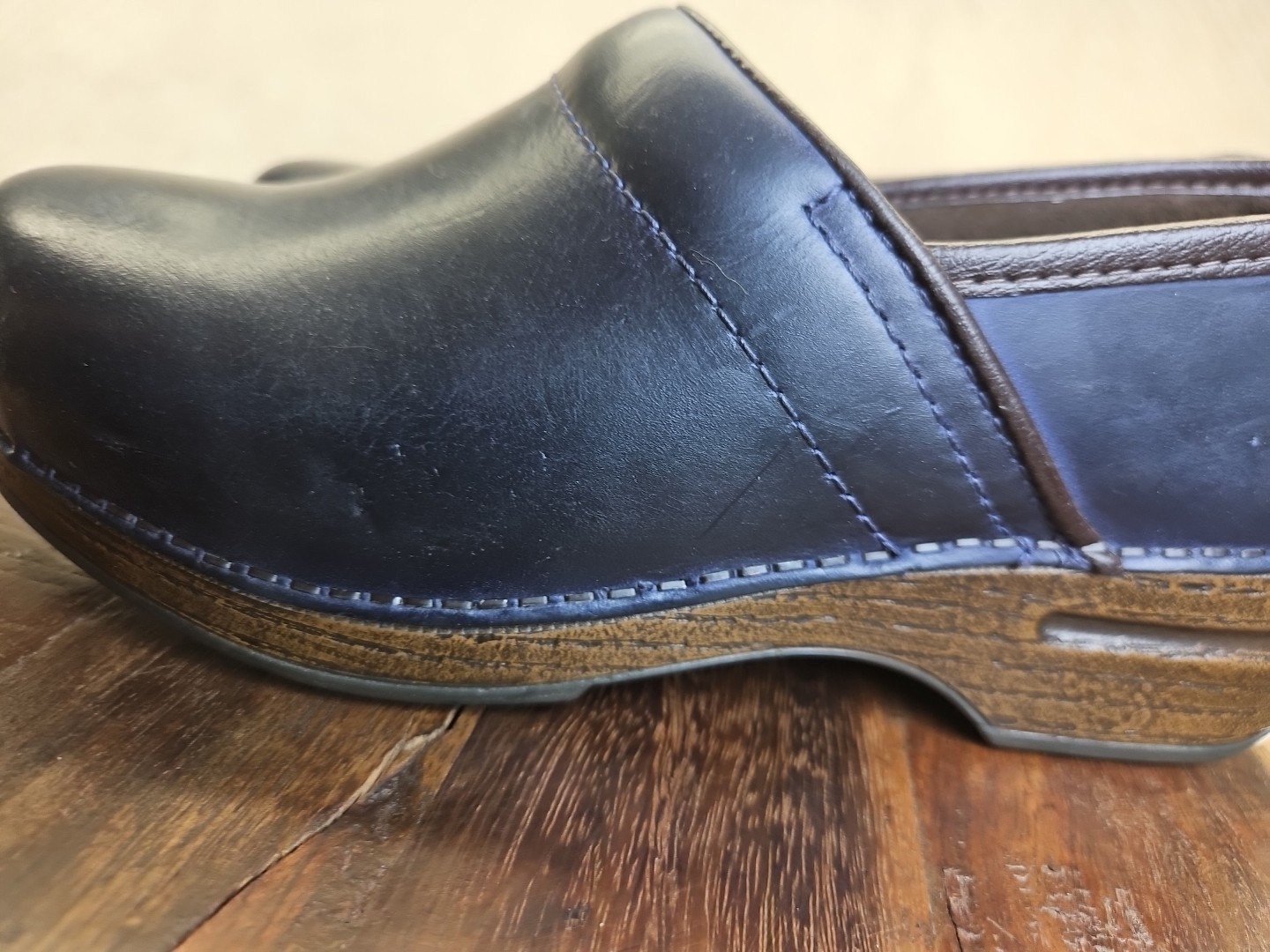 DANSKO Deep Purple Slip Clogs Nurse Shoes Clogs Sz 6.5 (37) Looks Unworn