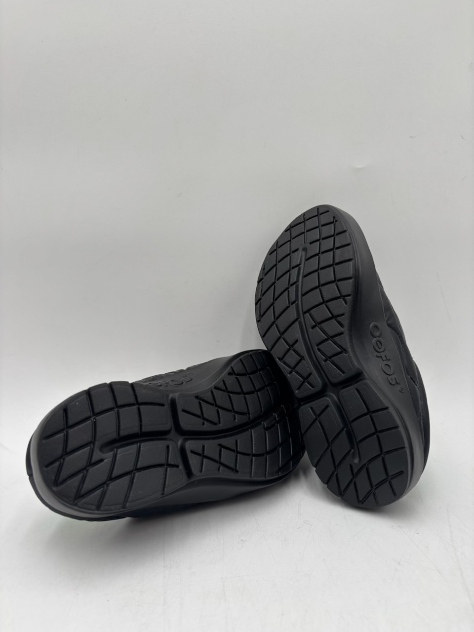 Oofos OOCOOZIE THERMO MULE Women’s NEW Recovery Shoe Black Multiple Sizes