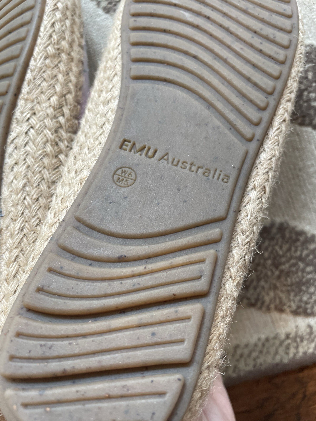 NWT EMU Agonis Pastel Ombré Slip In Tennis Shoes Women’s 6