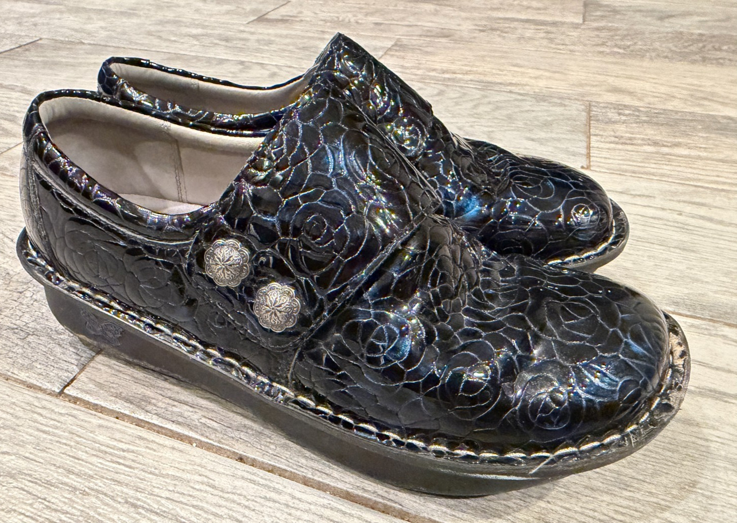 Alegria Deliah Moody Blues Shoes 37 clogs 7 7.5 Patent Slip On Mules DEL-7506