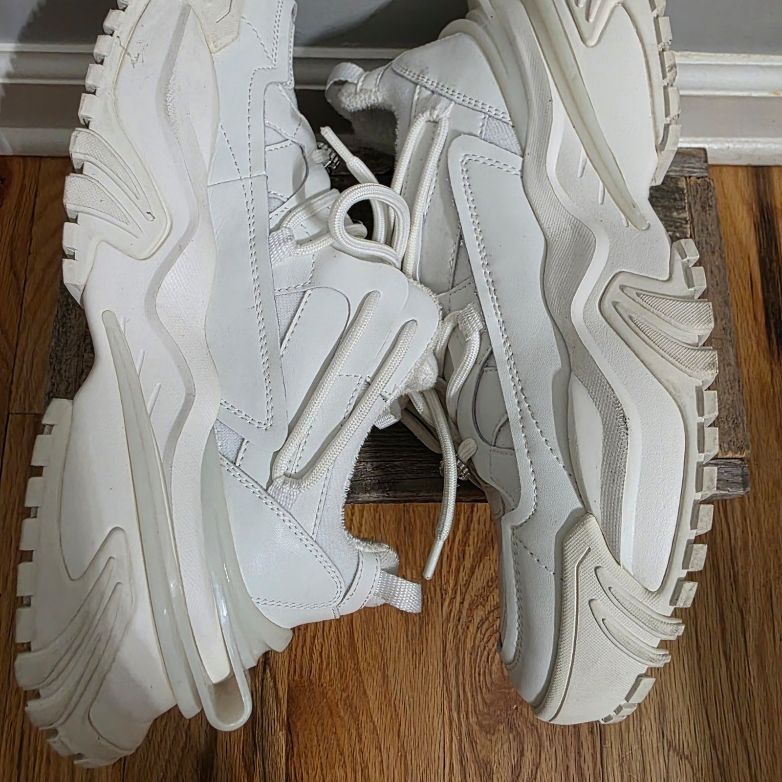 Gianni Bini Venus White Rhinestone Chunky Sneakers 9
