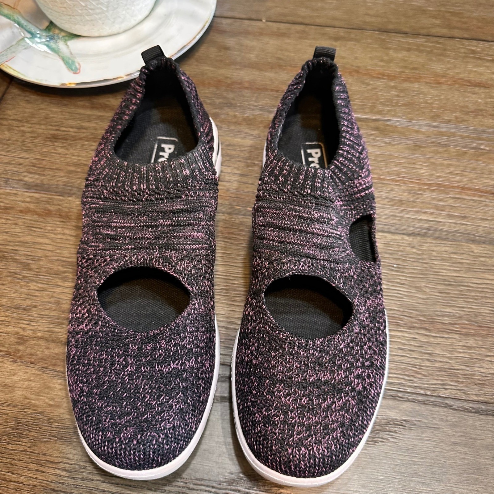 Propet Mary Jane TravelActiv AVID Black Berry Women’s 7 Narrow Comfort Sneakers