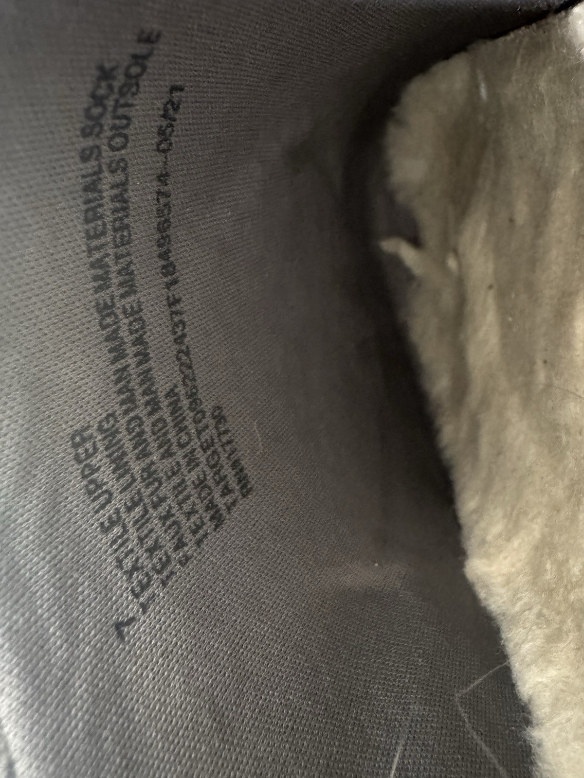 universal thread bev clog slipper