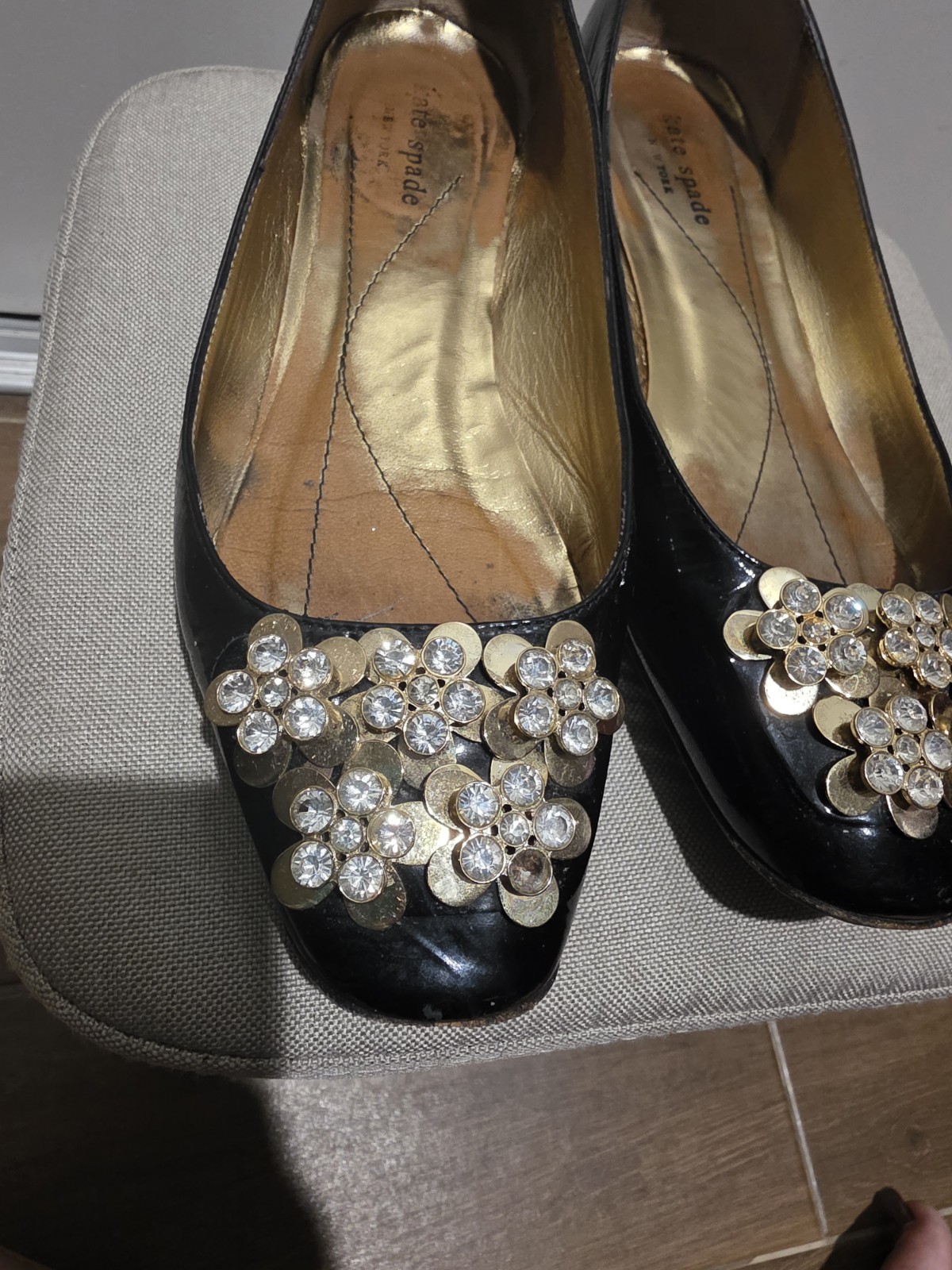 Kate Spade Black Patent Leather Flats w Flowers Women’s 8 made Italy