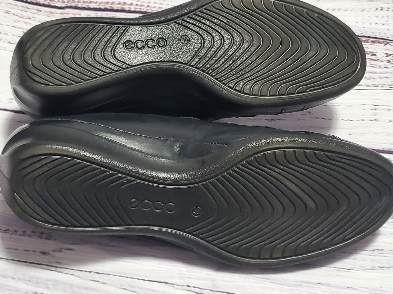 ECCO Shoes Womens Size 9.5 Black Leather Hook Loop Walking Comfort Sneakers