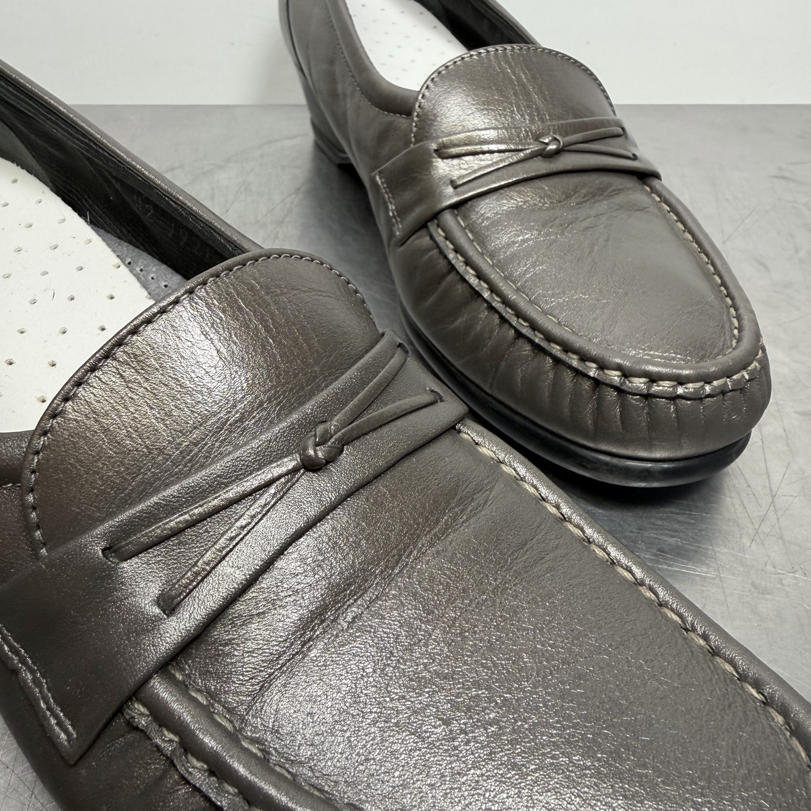 SAS Easier Comfort Shoes Womens Size 10 N – Wedge Dress Loafer, Silver Moccs USA