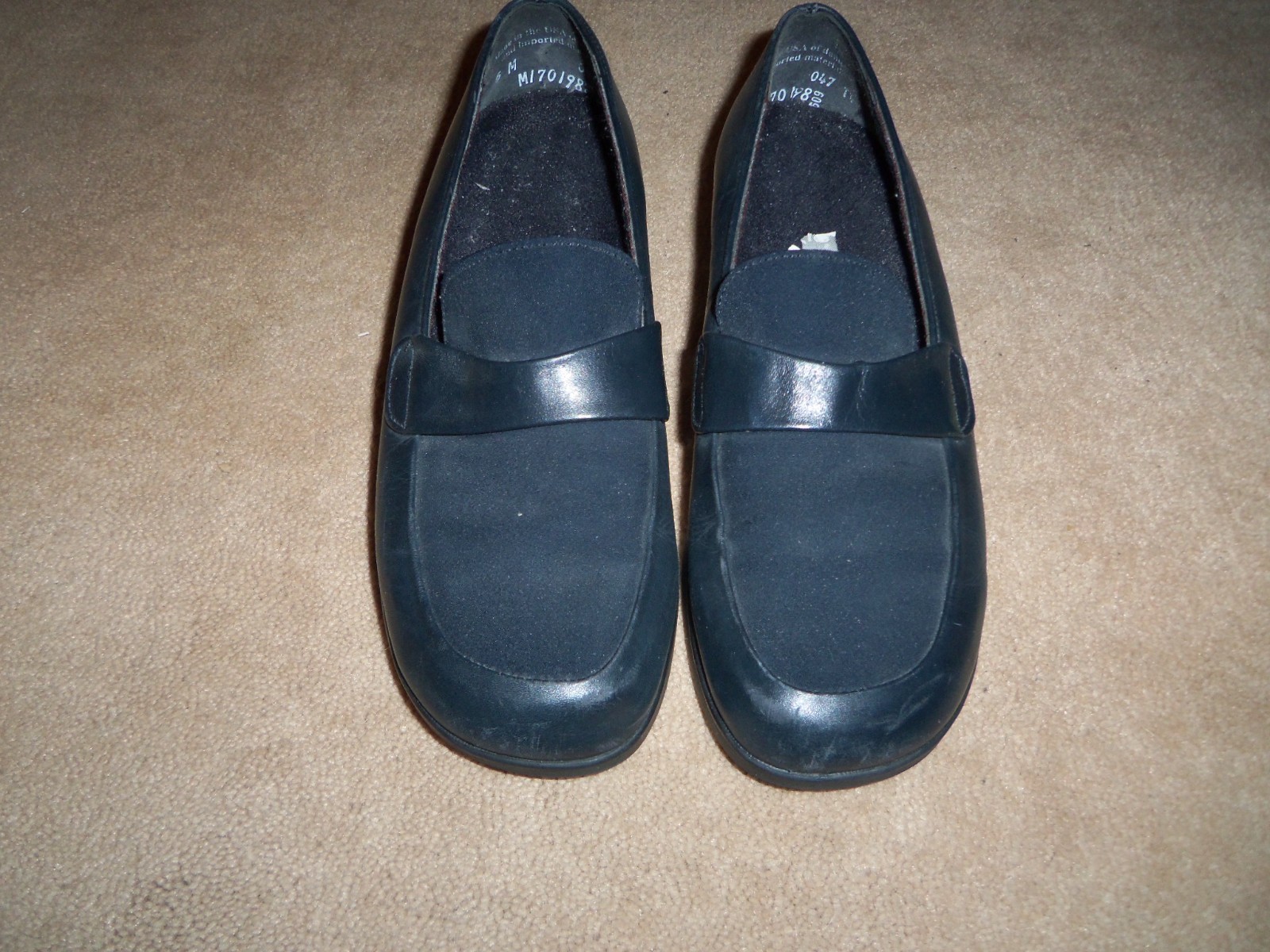 MUNRO AMERICAN PROPER SIZE PERFECT FIT LEATHER & CLOTH BLACK SLIP ON SHOES 5M