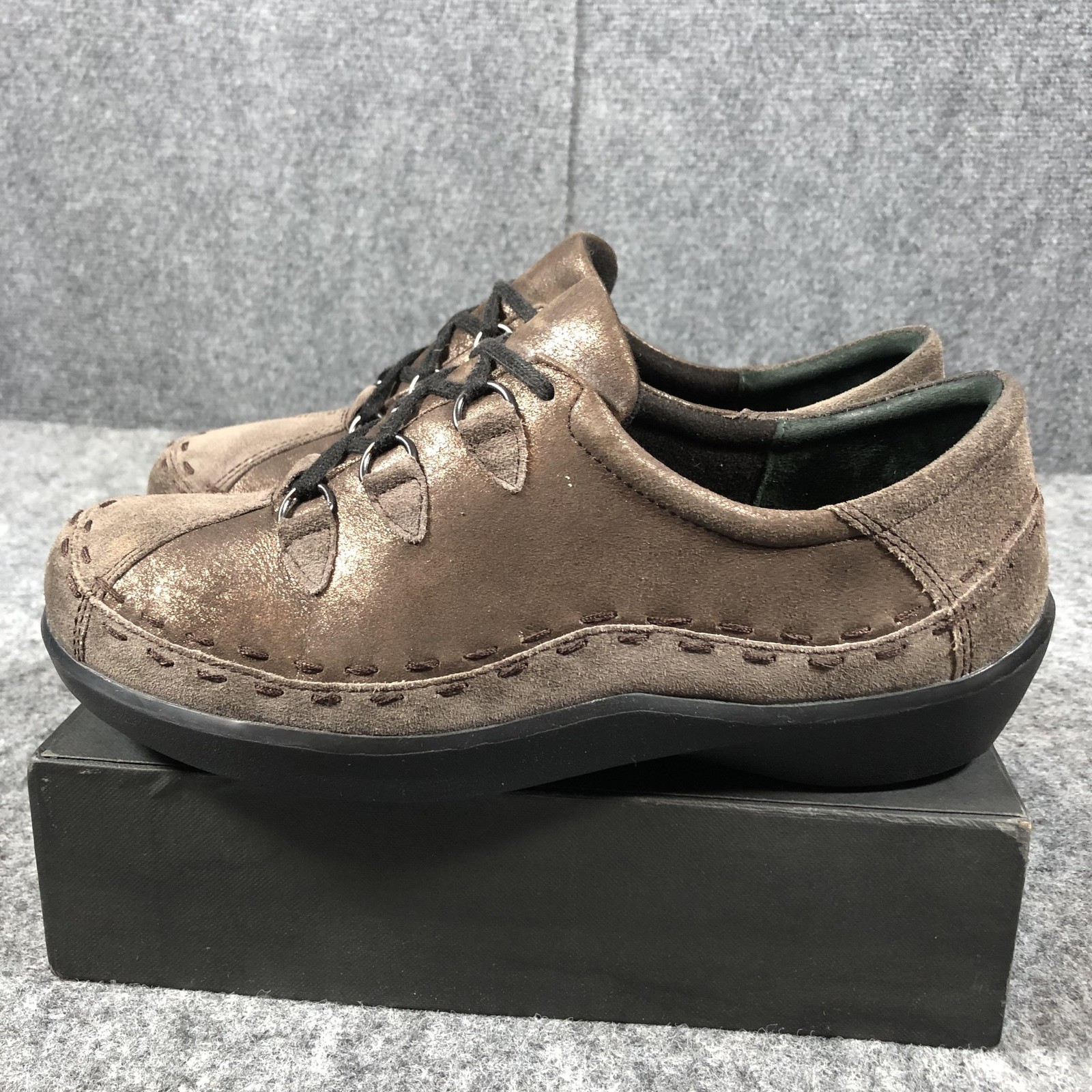 Ziera Womens 10.5 Brown Suede Lace Up Comfort Walking Casual Sneakers