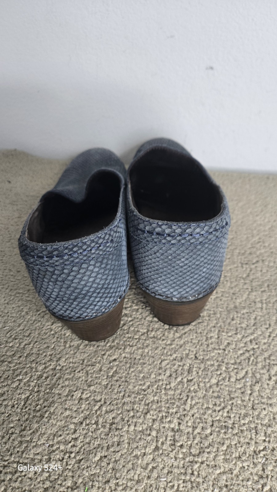 Dansko Womens Size 41 Blue Snake Embossed Suede Comfort Shoes Clog Heels