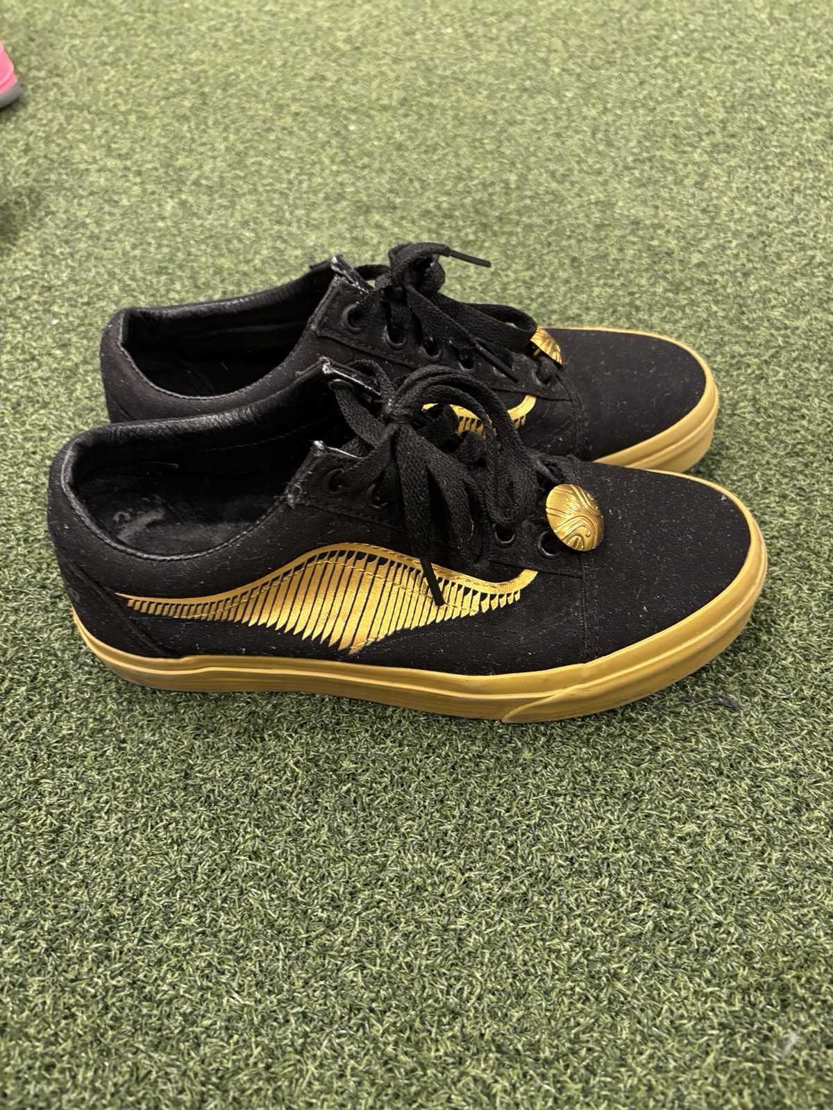 Vans Old Skool Harry Potter Golden Snitch sneakers Black GoldMen’s 5.5 Women’s 7