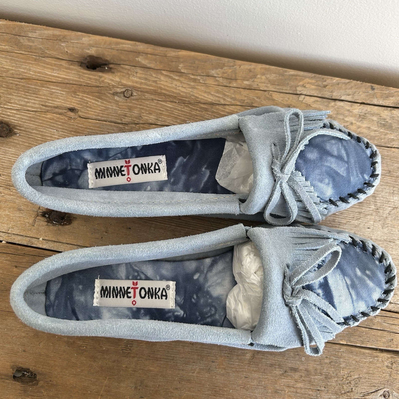 MInnetonka Moccassin Women’s 8 Blue Suede Leather Tie Dye Fringe NEW Never Worn