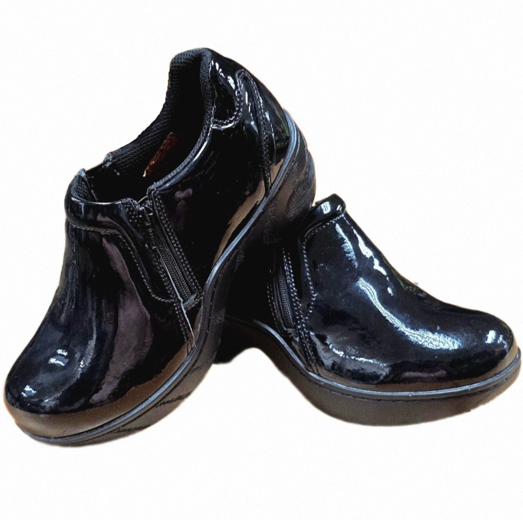 461 Women’s Slip-Resistant Side-Zip Clogs – Black Patent Leather