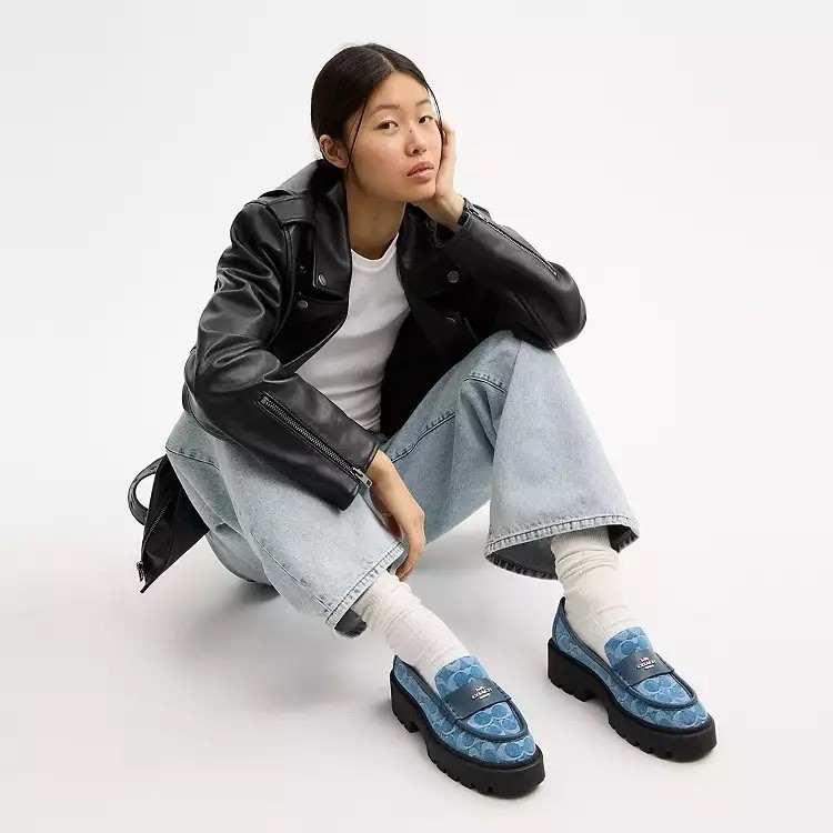 NEW In Box COACH Women’s Lucy Lug Sole In Signature Denim Indigo CDF78