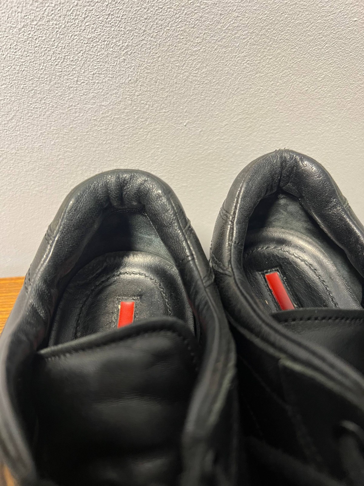 Vintage Prada Leather Sneakers 38 size 3E5793