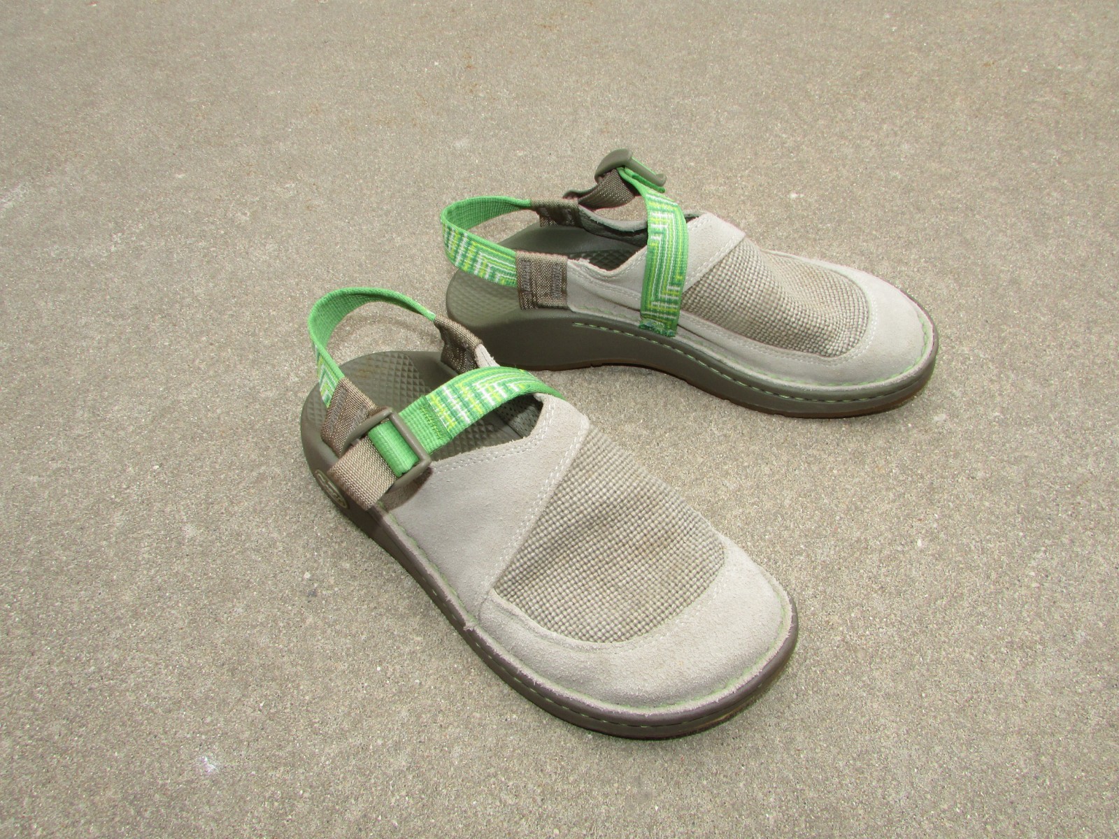 Chaco Woodstock Vibram Gunnison Stone Gray Green Suede Slingback Clogs Size W7